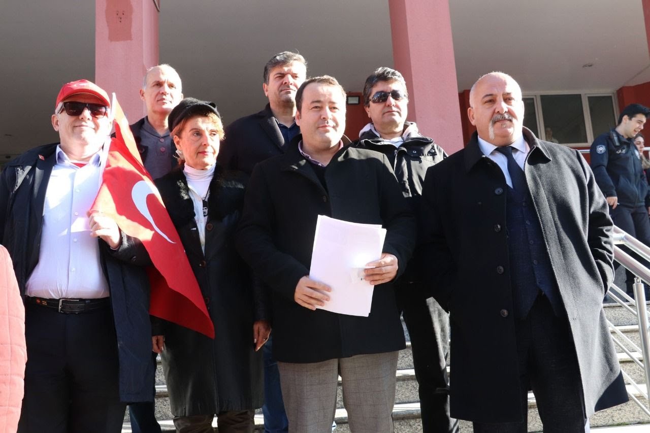 SALONDA BİR TANE BİLE VATANSEVER YOK MUYDU? (Basın Bildirisi)